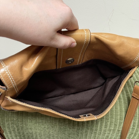 Vintage Soho Coach Y2K 2000s tan leather purse silver buckle and crossbody strap - Picture 7 of 12